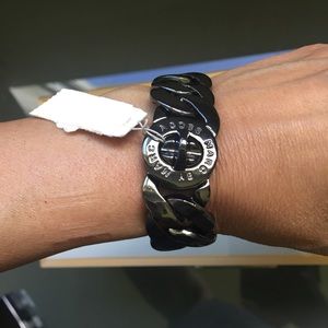 MARC JACOBS Gunmetal Turn Key bracelet